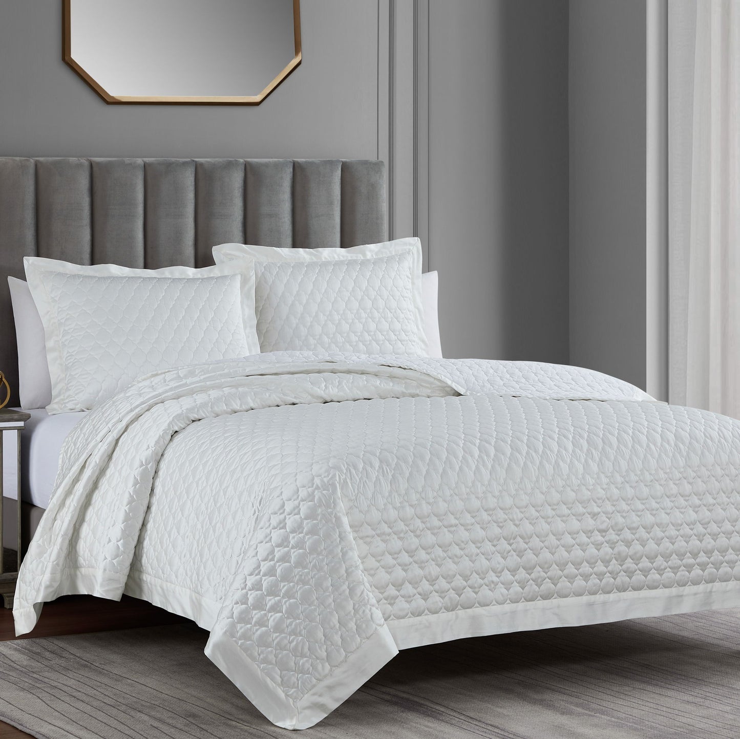 High Shine Satin - King Quatrefoil Quilt Set (Set of 3) - White