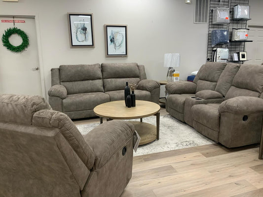 Laresview Living Room Group