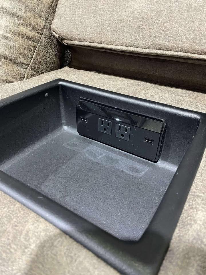 FLOOR MODEL LA-Z-BOY Sectional!