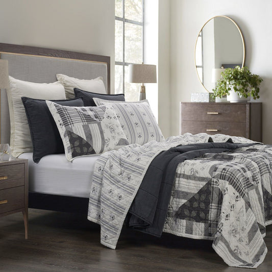 Patchwork Prairie - Full/Queen Reversible Quilt Set (Set of 3) - Black