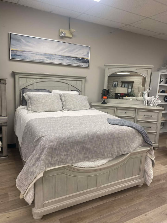 FLOOR MODEL SALE New Classic Queen Bed with Dresser and Mirror