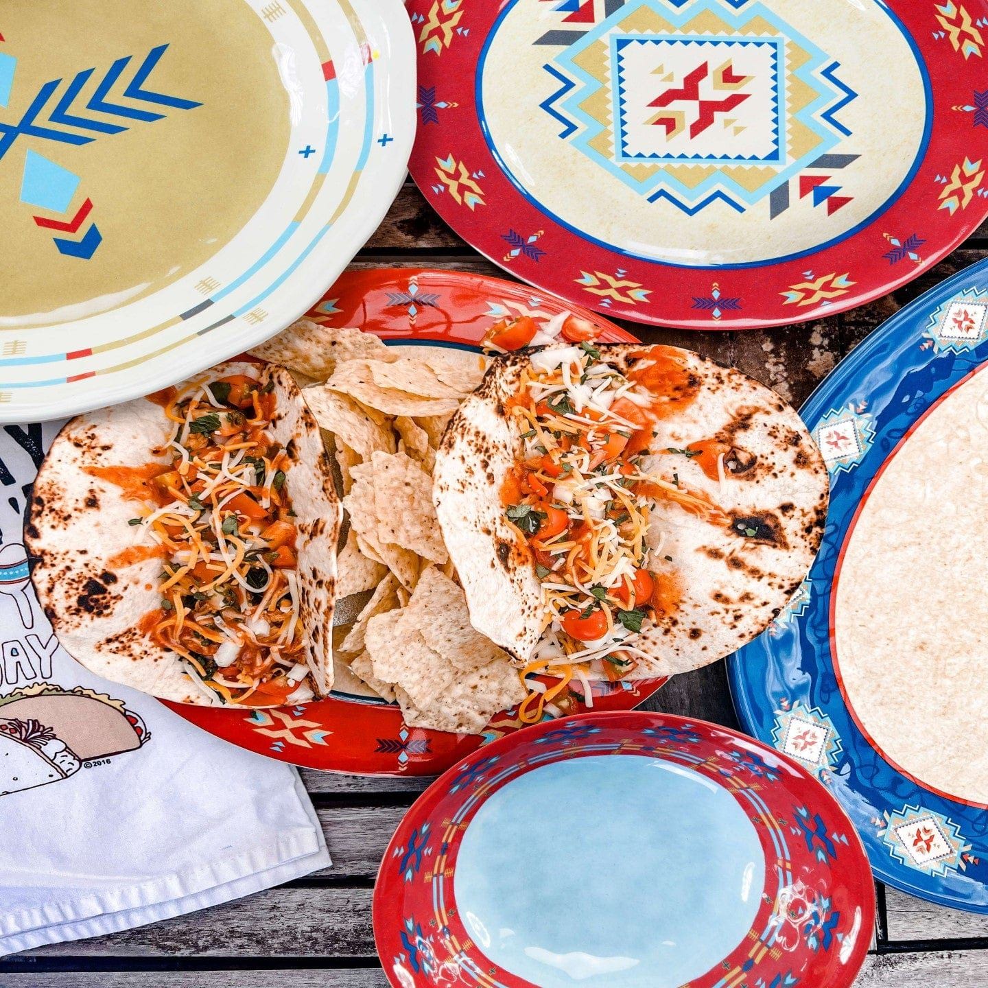Spirit Valley - Melamine Salad Plate (Set of 4) - Red / Cream / Blue