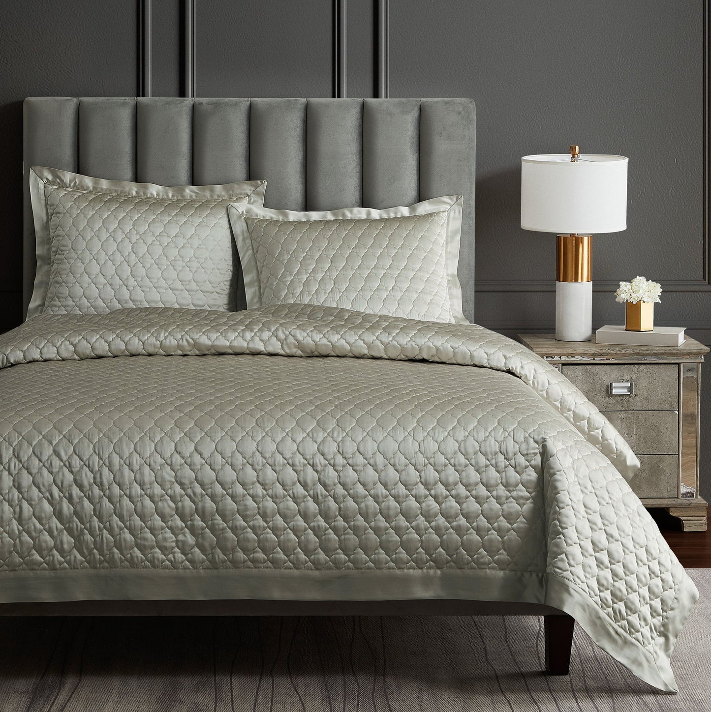High Shine Satin - Full/Queen Quatrefoil Quilt Set (Set of 3) - Champagne