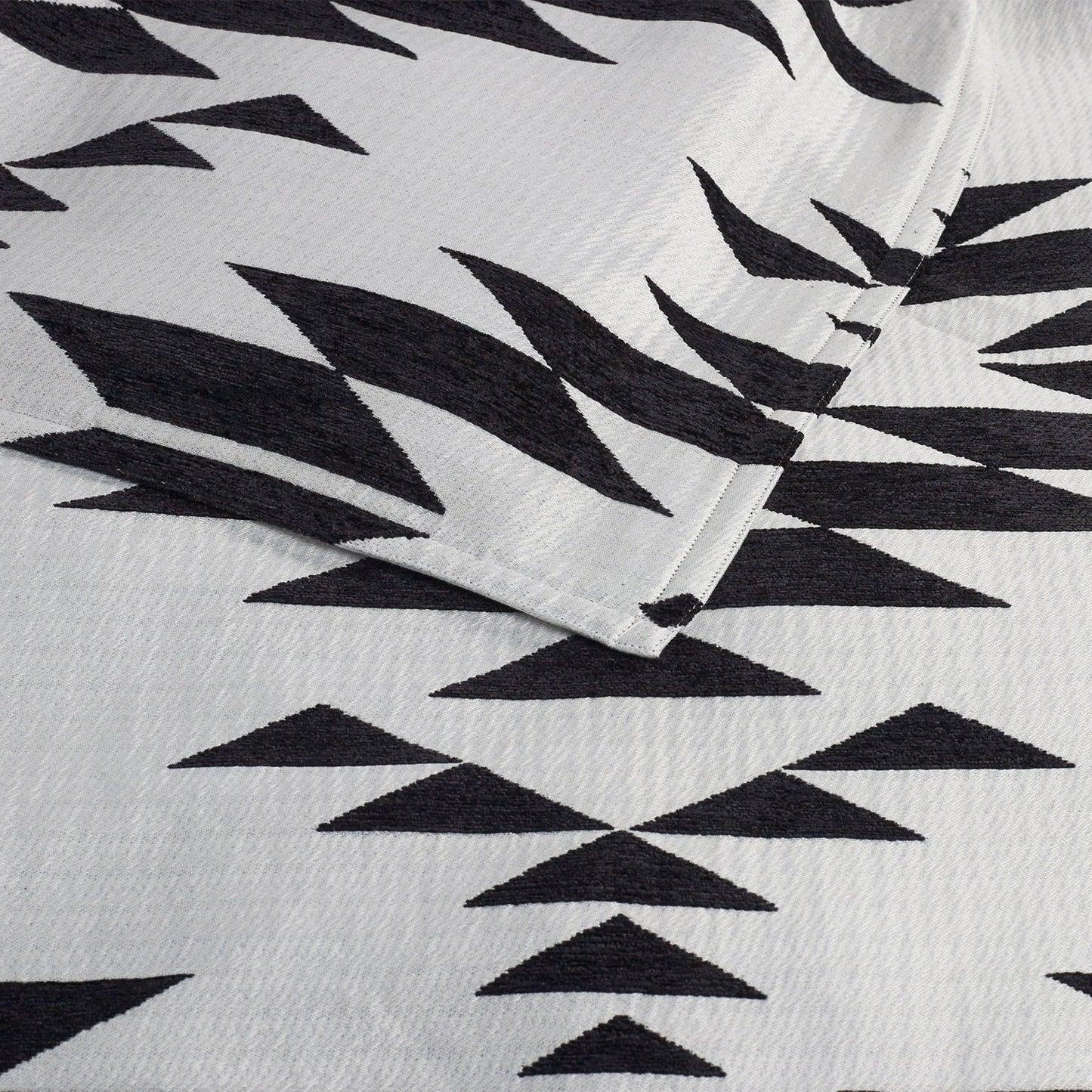 Amelia - Queen Aztec Comforter Set (Set of 3) - Black / White