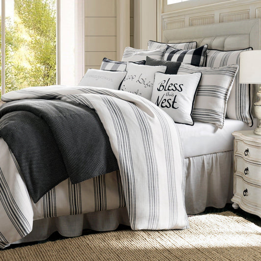 Blackberry - Queen Comforter Set (Set of 3) - White / Black