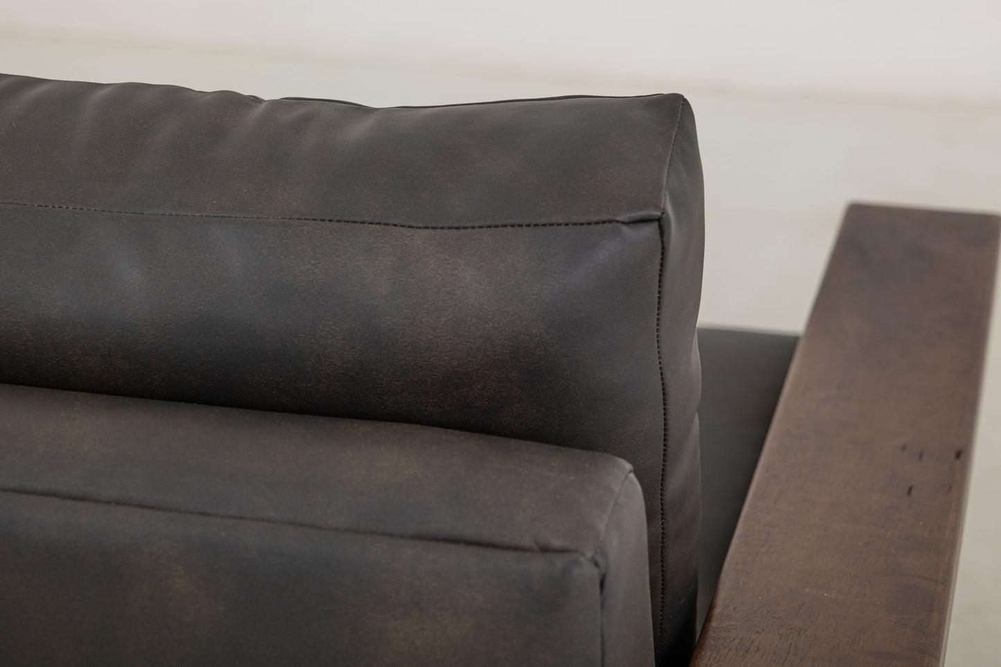 Walnut - Sofa