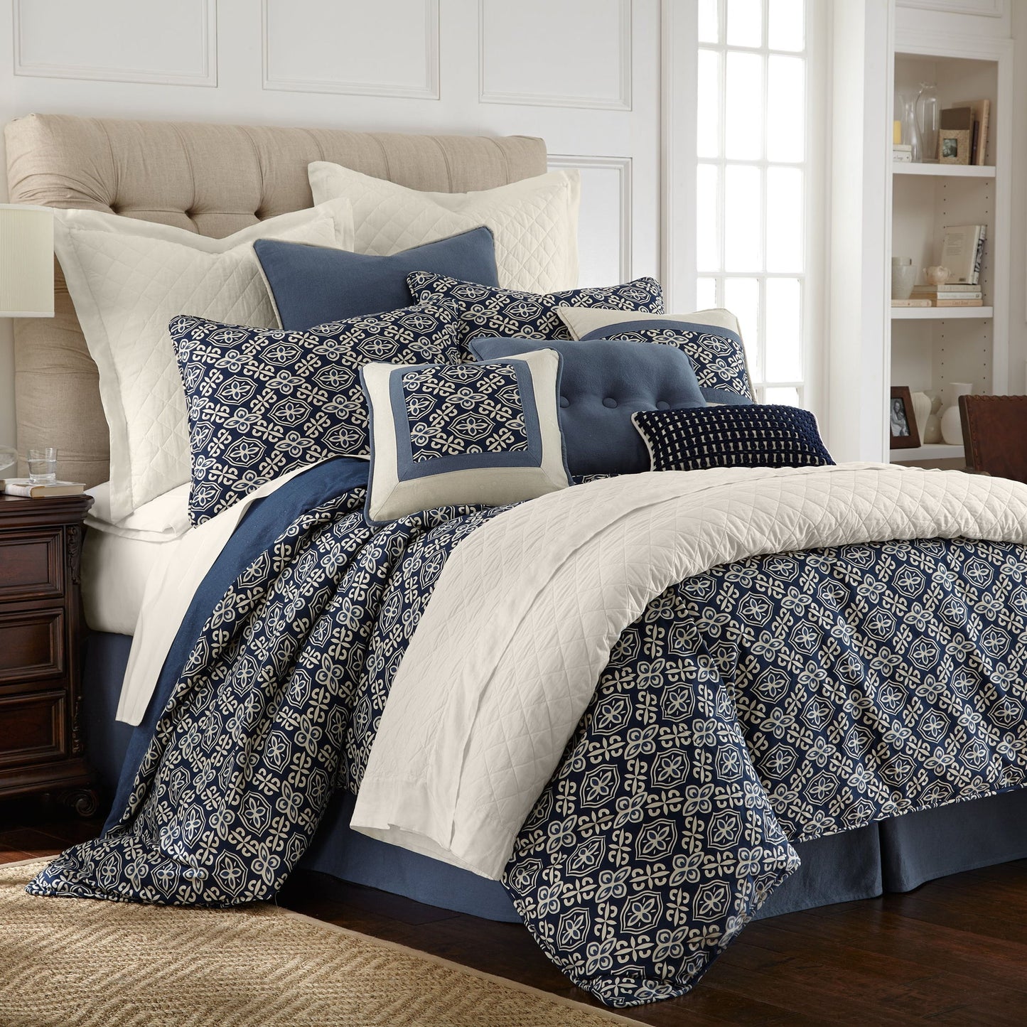 Monterrey - Queen Duvet Cover Set (Set of 4) - Blue / White