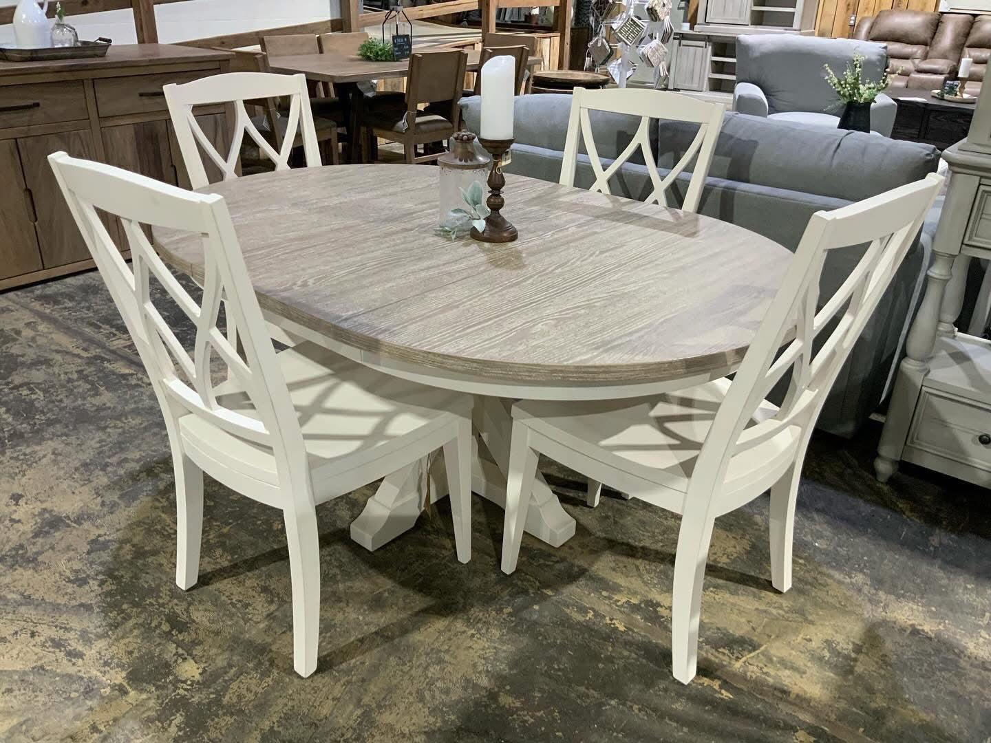 Riverside Myra Round/Oval Table w/Leaf