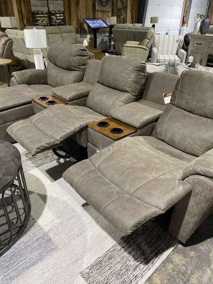 FLOOR MODEL LA-Z-BOY Sectional!