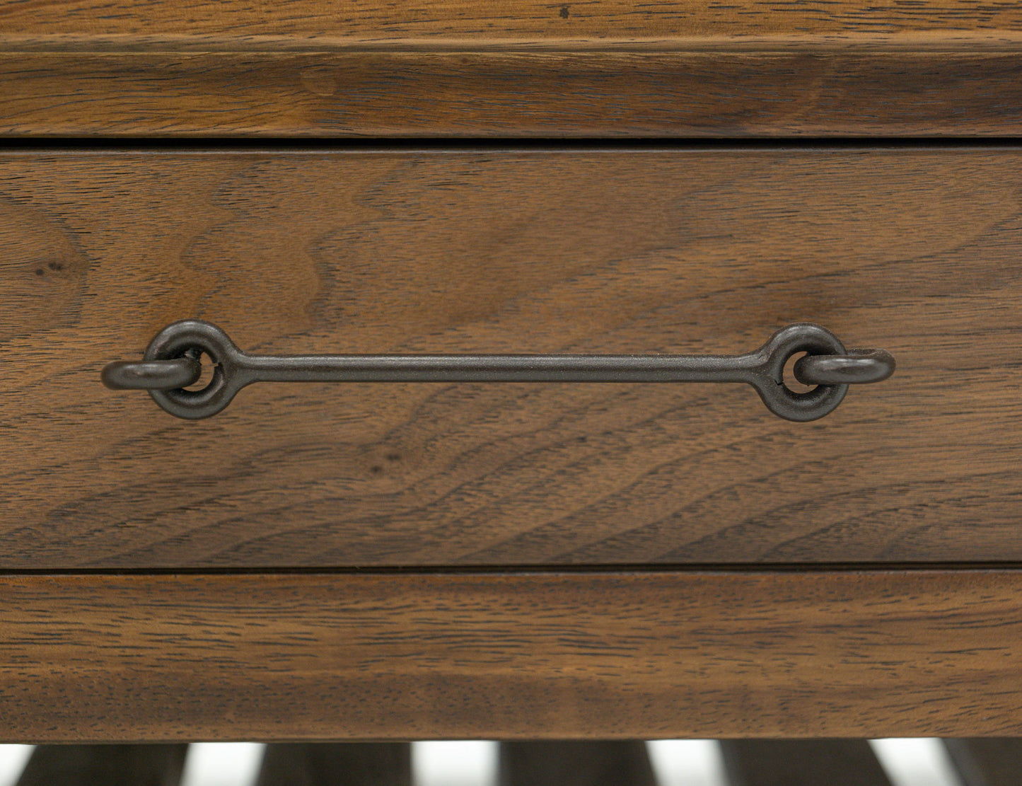 Walnut - Table