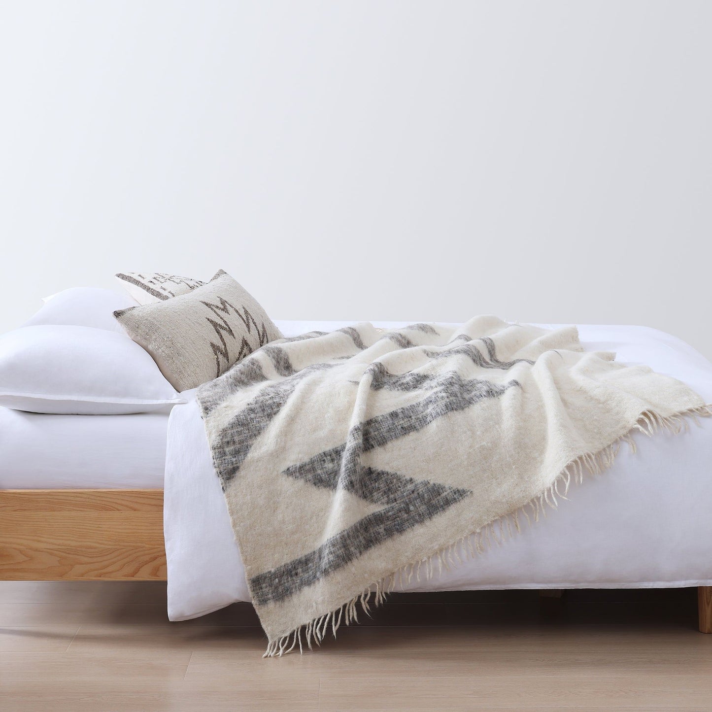 Maguey - 100% Wool Handwoven Throw Blanket - Natural / Tan