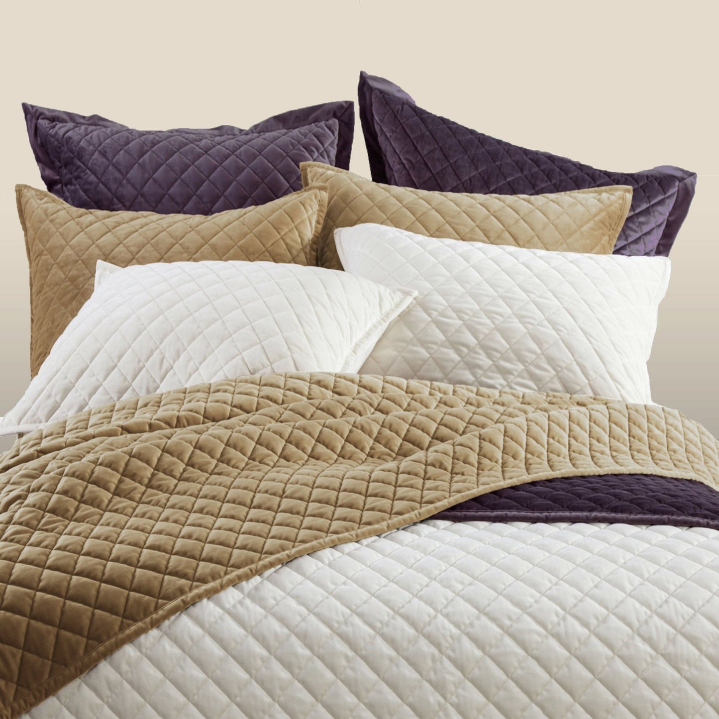 Velvet Diamond - Full/Queen Quilt - Gold