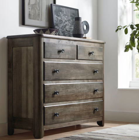 Bassett Heritage Customizable Bedroom Group