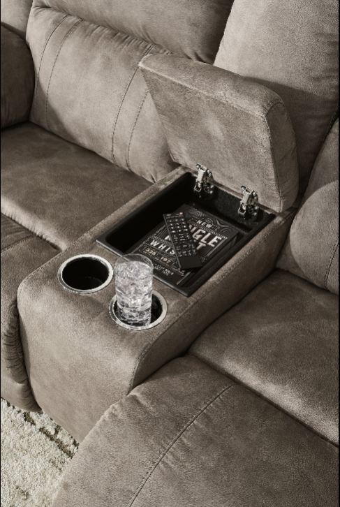 Laresview Living Room Group