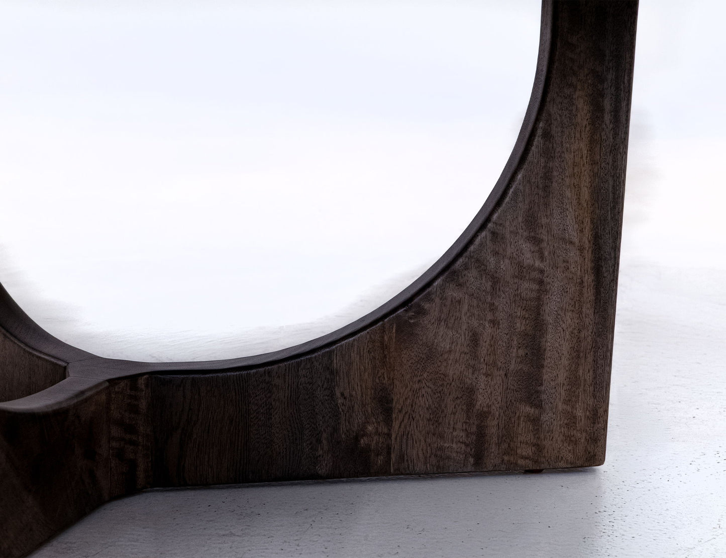 Zaphiro - Round Table