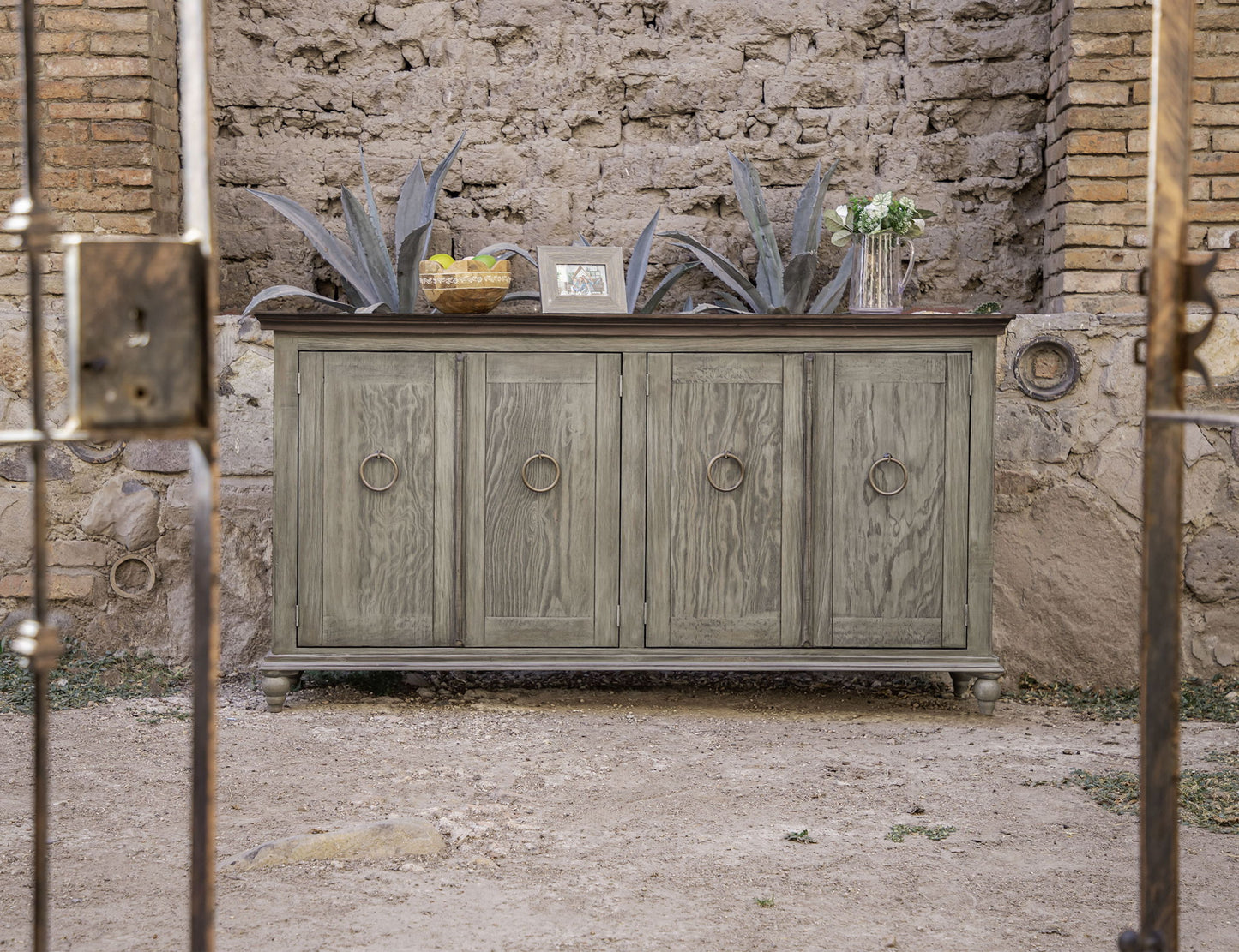 Capri - Console