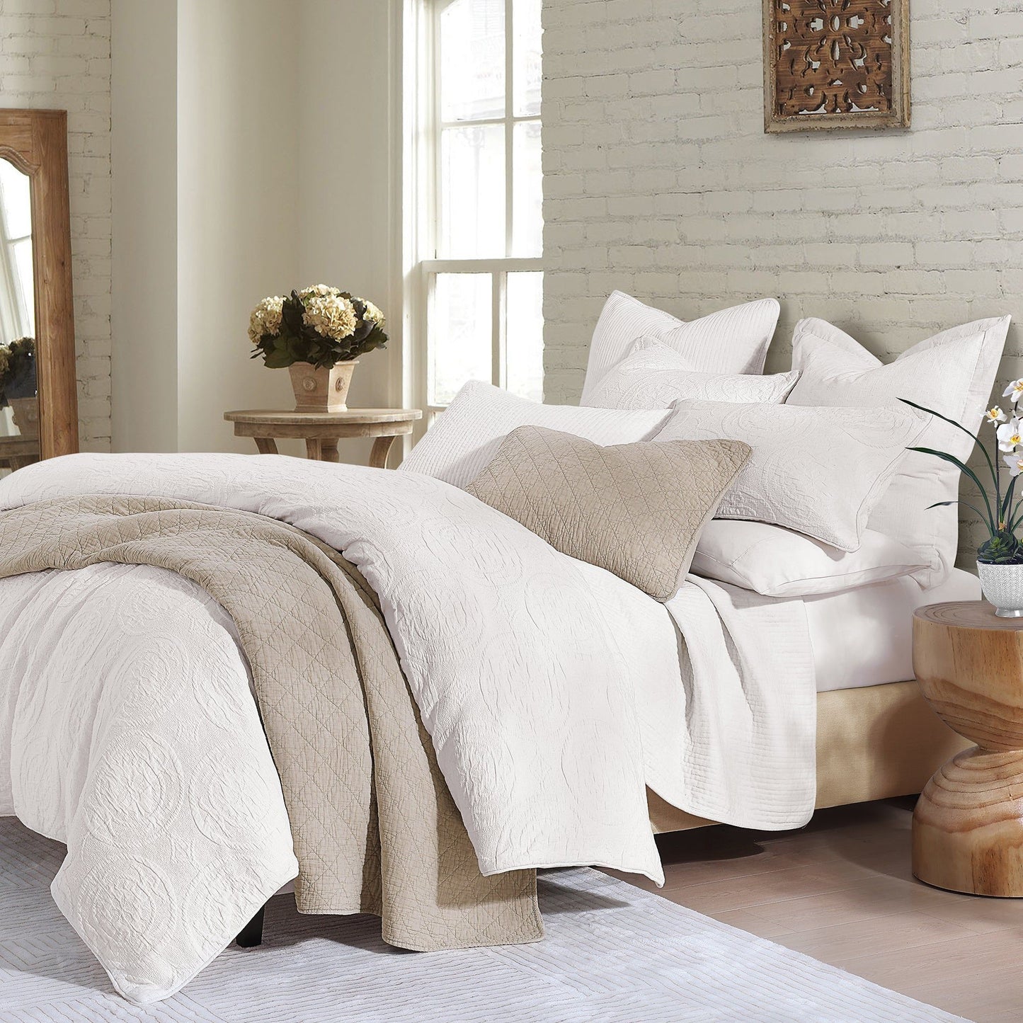 Verona Matelasse - Queen Comforter Set (Set of 3) - Vintage White