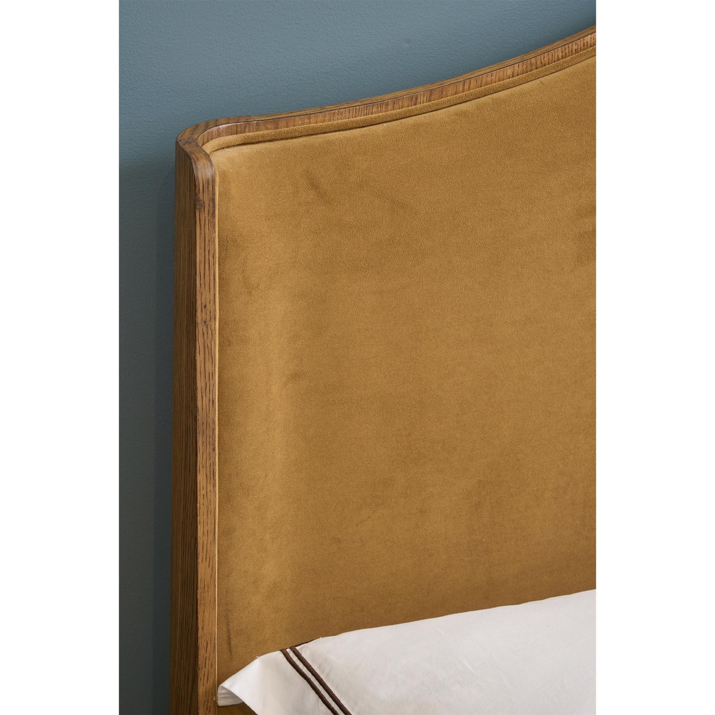 Halbrooke - Upholstered Bed
