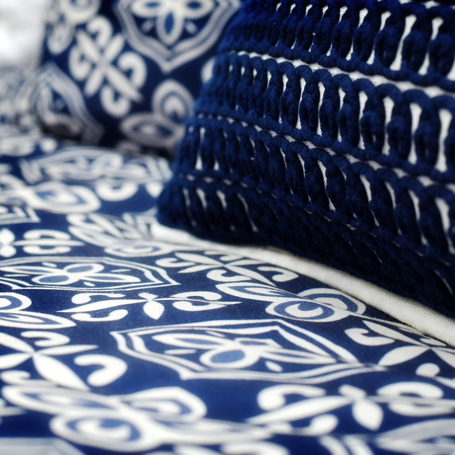 Monterrey - Queen Duvet Cover Set (Set of 4) - Blue / White